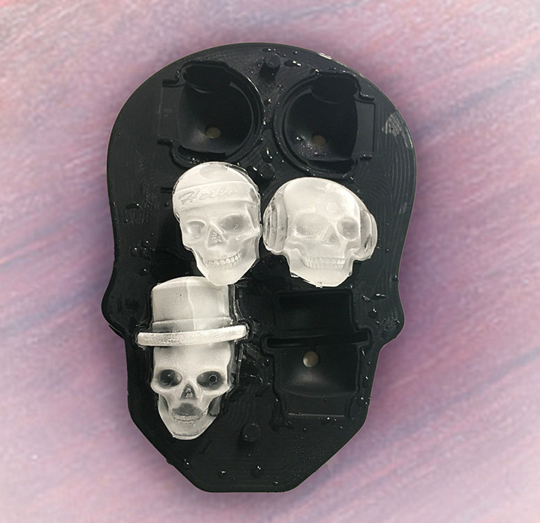 This 3D Skull Ice Cube Tray Is Ideal For Halloween-Themed Drinks