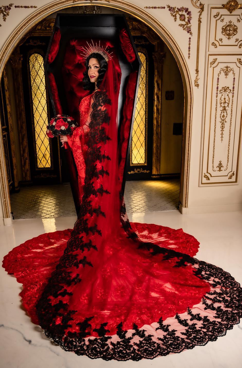 The Vampire Veil in Red Goth Mall The Vampire Veil in Red Goth Mall
